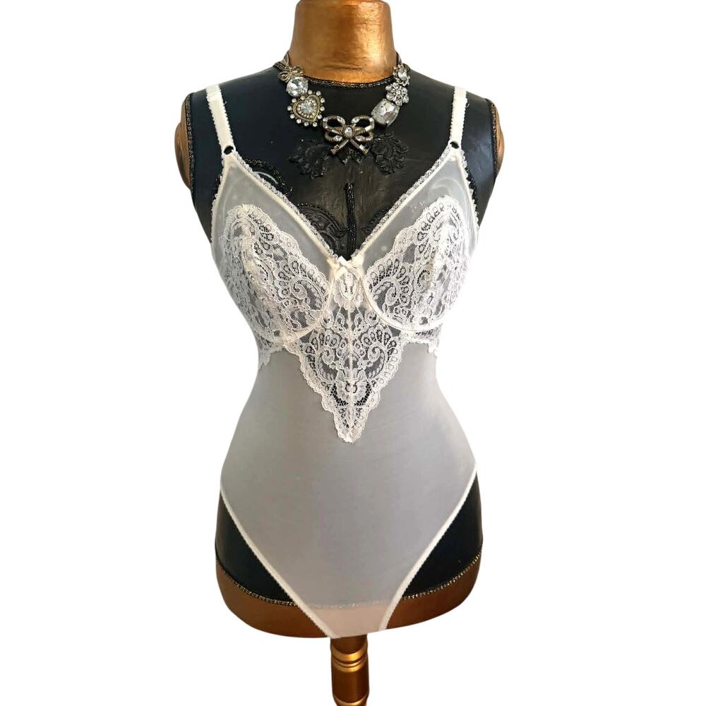 Vintage Valentino White Lace Teddy Bodysuit Lingerie 36B US Made GREAT Condition